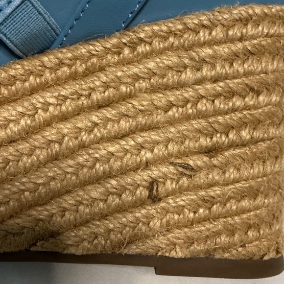 Vionic Sabina Strappy Sandals - 3 1/2" Heel - Light Blue - Size 10 - EUC - Picture 4 of 9